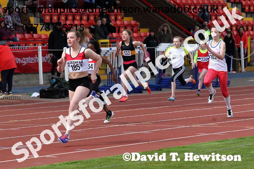 Girls 100 metres, Gateshead Open Medal Meeting. Photo: David T. Hewitson/Sports for All Pics